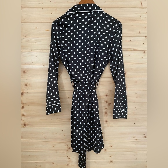 VICTORIA’S SECRET Elegant Women’s Small Black & White Polka Dot Satin-Style Robe - Picture 4 of 9
